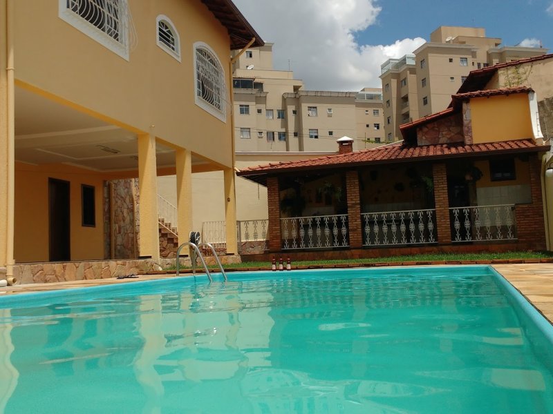 imóvel com 549m² - Sta Mônica - Belo Horizonte
