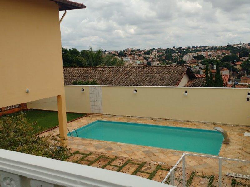 imóvel com 549m² - Sta Mônica - Belo Horizonte