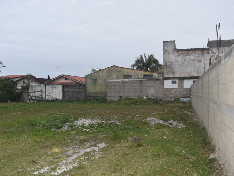 imóvel com 1038m² - Jardim Regina - Itanhaém
