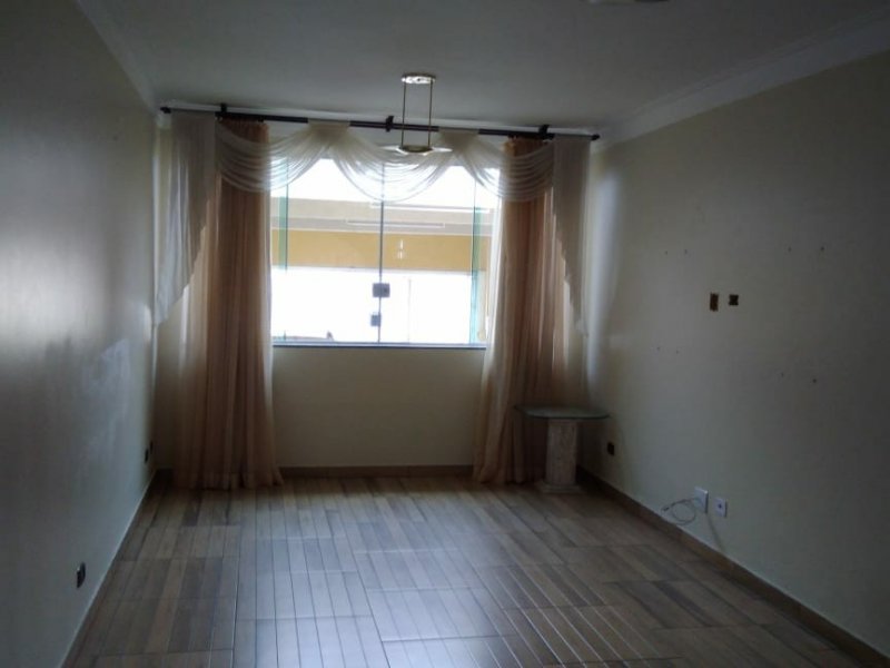 Casa à venda Vila Mangalot com 218m² e 4 quartos por R$ 900.000 - 73370188-img-20180903-wa0059.jpg