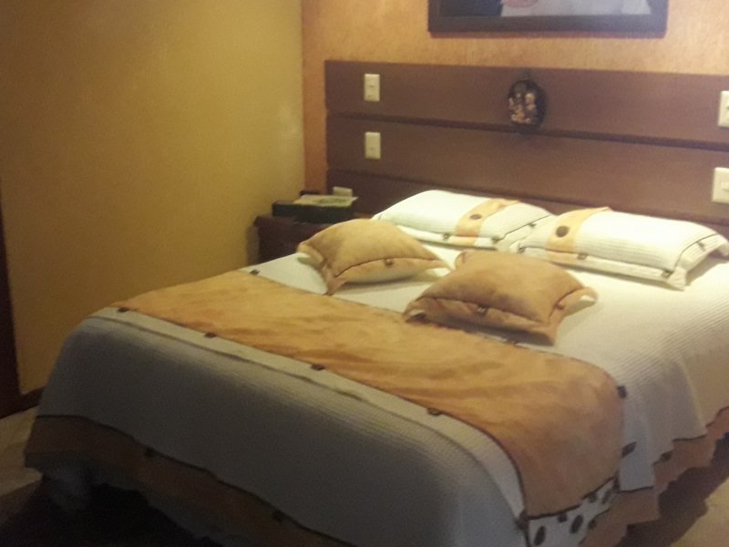Casa à venda Vila Alpina com 360m² e 3 quartos por R$ 1.590.000 - 135159670-suite-master-4.jpg