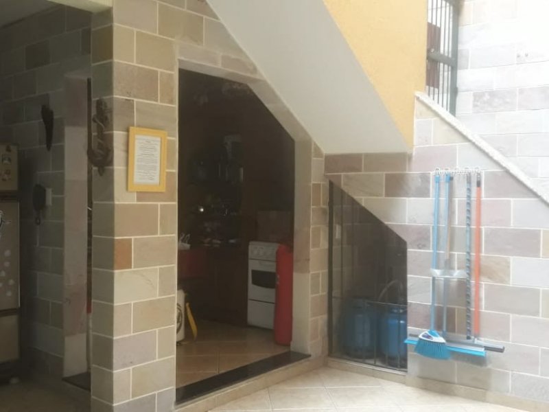 Casa à venda Vila Alpina com 360m² e 3 quartos por R$ 1.590.000 - 44367776-cozinha-area-de-servico-4-e-salao.jpg