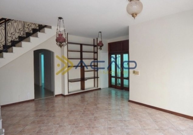 imóvel com 300m²