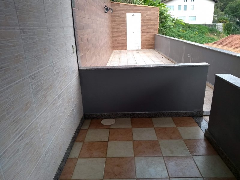 imóvel com 570m² - Braunes - Nova Friburgo