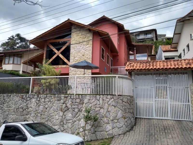 imóvel com 570m² - Braunes - Nova Friburgo