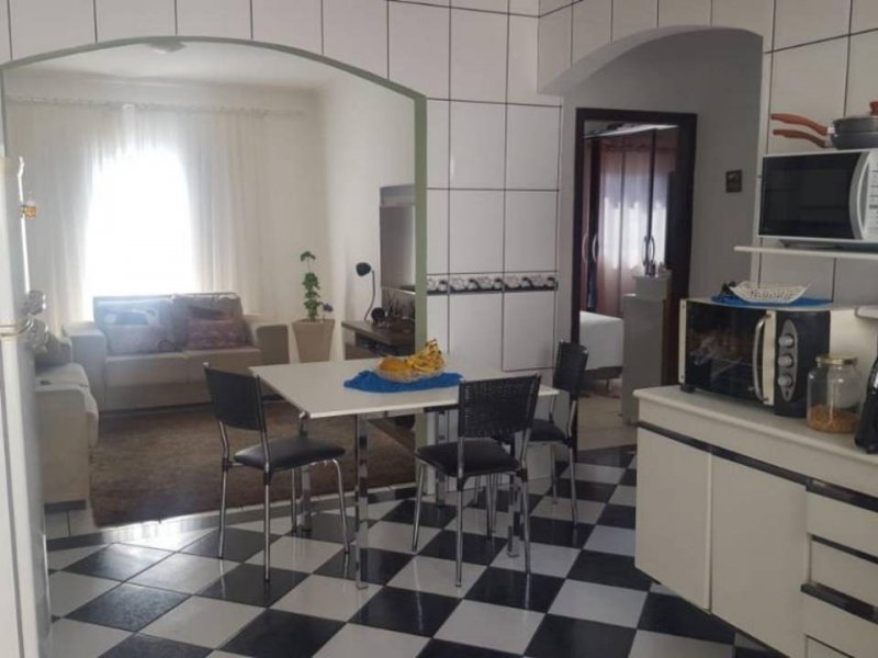 Casa à venda Jardim Itapema com 252m² e 4 quartos por R$ 595.000 - 1095056692-foto-cozinha-sala.jpg