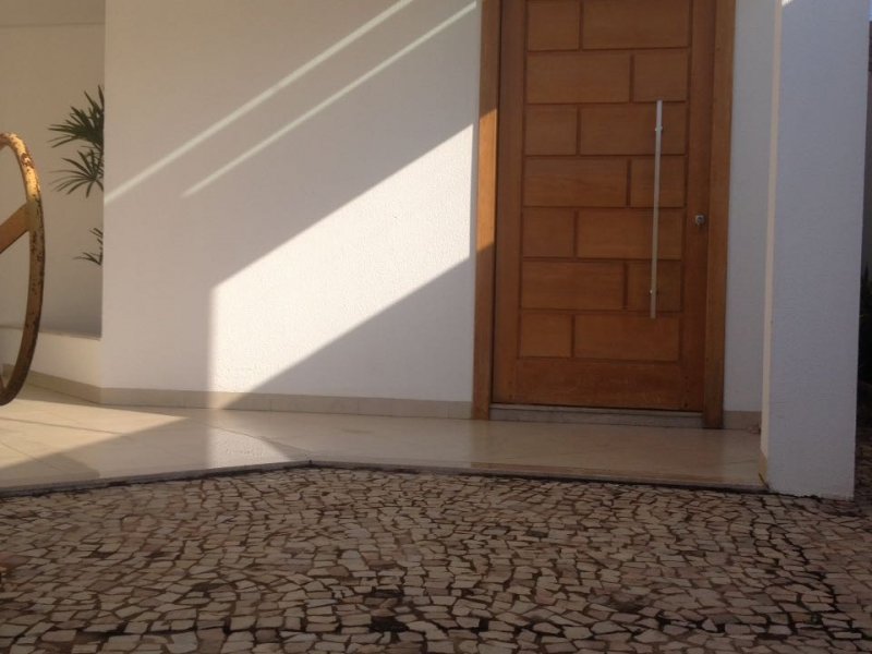 Casa à venda Panorama com 200m² e 3 quartos por R$ 75.000.000 - 1415143431-foto-01.jpg