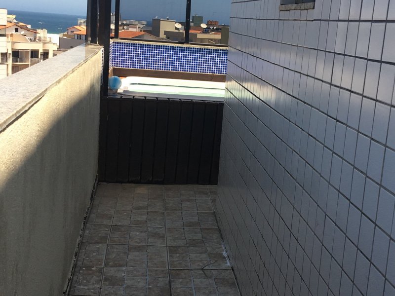 Cobertura à venda Juscelino Kubitschek de Oliveira, Cabo Frio - RJ, Brasil com 130m² e 3 quartos por R$ 650.000 - 2088656100-7a71675b-1199-412e-b112-0843bdb0dd79.jpeg