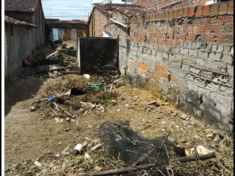 Terreno à venda Vitória com 150m² e  quartos por R$ 80.000 - 693142870-imagem-do-fundo-para-frente.jpeg