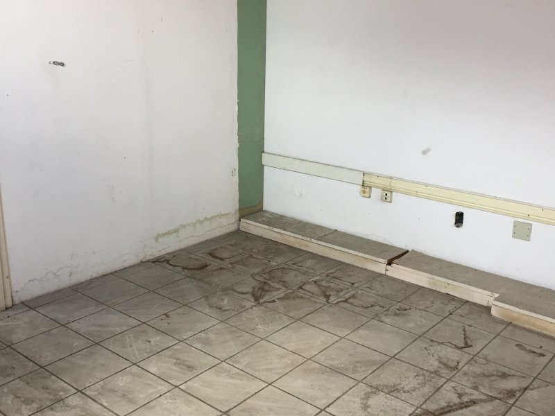 Comercial à venda Cachoeirinha com 970m² e  quartos por R$ 1.200.000 - 129058390-img-8962.JPG