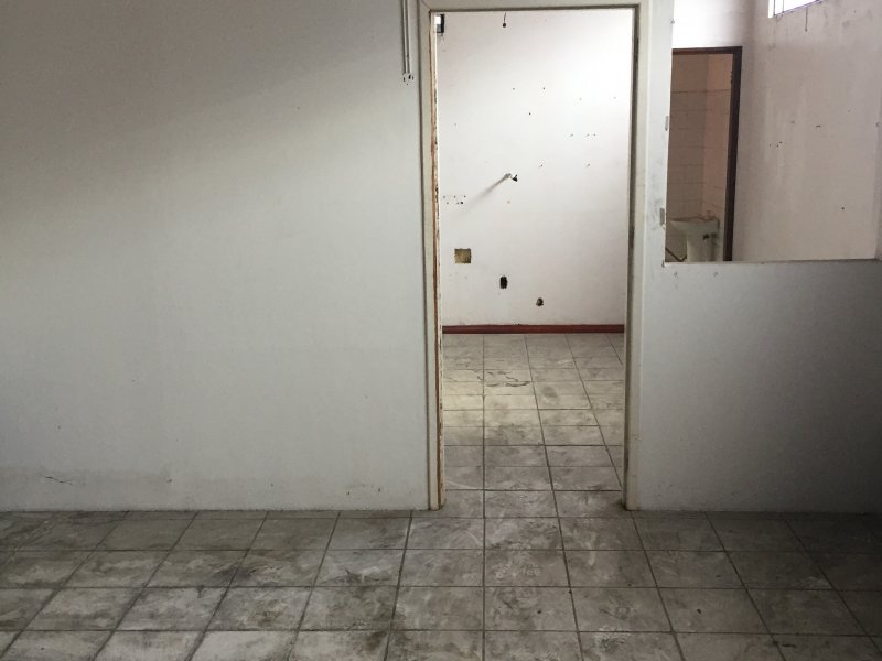 Comercial à venda Cachoeirinha com 970m² e  quartos por R$ 1.200.000 - 575964709-img-8960.JPG
