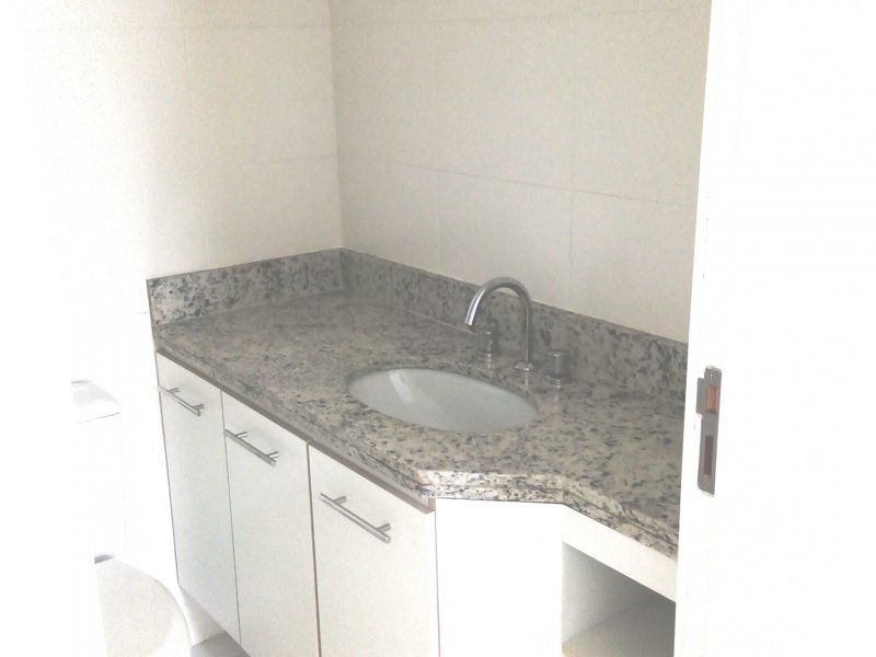 Apartamento à venda Icaraí com 138m² e 4 quartos por R$ 1.095.000 - 1382778474-20-banheiro-da-suite.jpg
