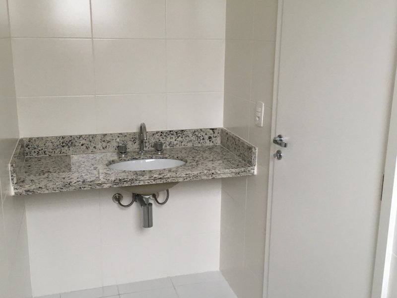 Apartamento à venda Icaraí com 138m² e 4 quartos por R$ 1.095.000 - 1931968775-16-banheiro-da-suite.JPG