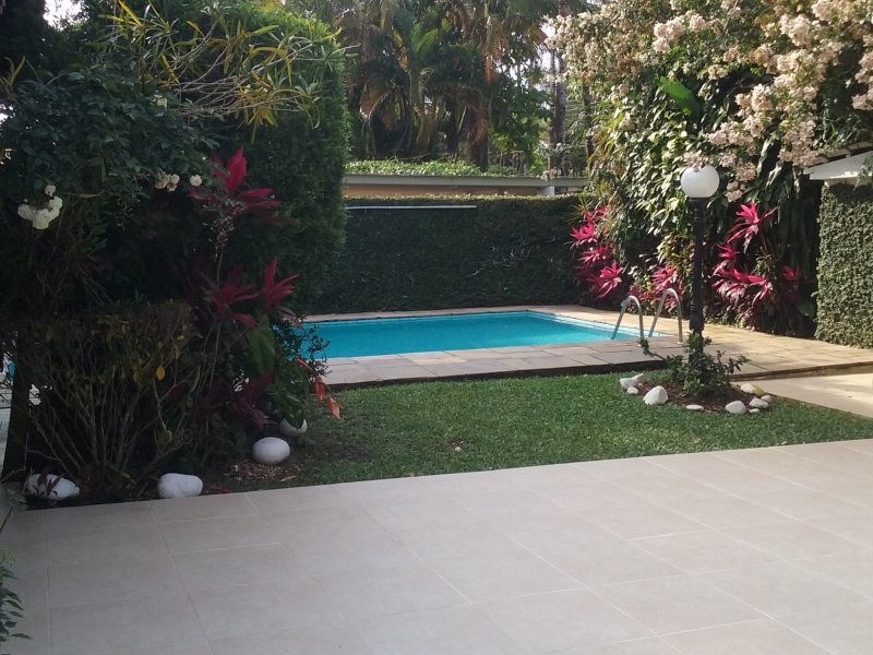 Casa à venda Balneário Praia do Pernambuco com 330m² e 4 quartos por R$ 1.100.000 - 1542558856-a-frente-piscina-5.jpg