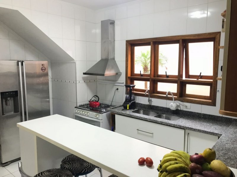 Casa de condomínio à venda Nova Gardênia com 256m² e 3 quartos por R$ 830.000 - 1273927202-cozinha.jpeg