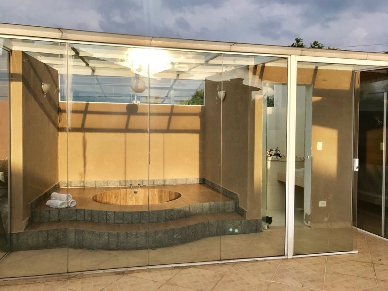 Casa de condomínio à venda Nova Gardênia com 256m² e 3 quartos por R$ 830.000 - 1492930236-ofuro.jpeg