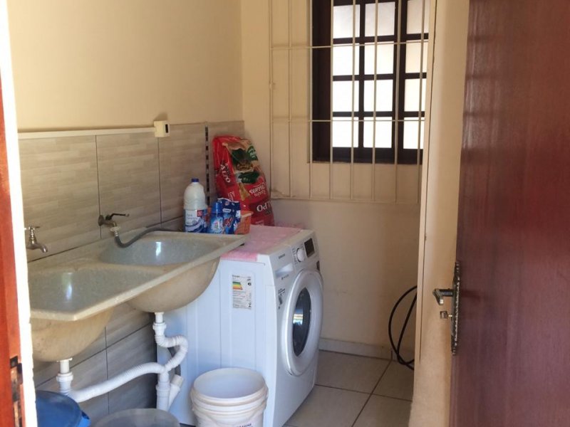 Casa à venda Residencial Hipica Jaguari com 600m² e 3 quartos por R$ 480.000 - 859163659-lavanderia.jpeg