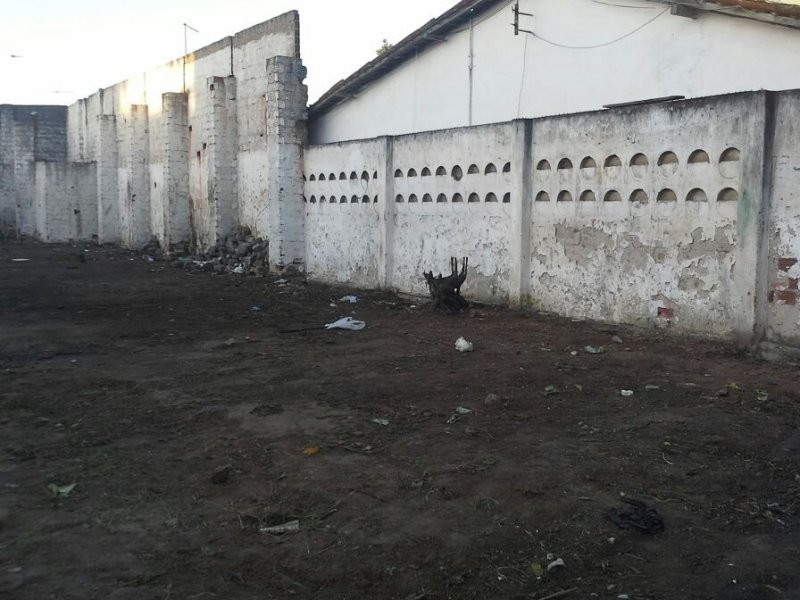 Terreno à venda Senzala com 450m² e  quartos por R$ 450.000 - 1818080389-img-20170715-wa0001.jpg