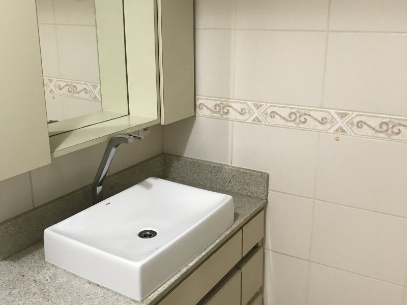 Apartamento à venda Vila Esperança com 65m² e 2 quartos por R$ 330.000 - 1341715845-banheiro2.JPG