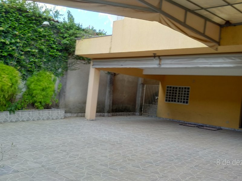 Casa à venda Jardim Del Rey com 700m² e 6 quartos por R$ 1.700.000 - 1888751598-garagem-coberta.jpg