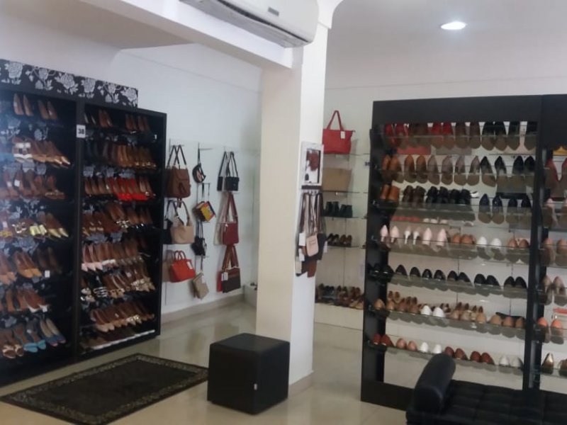 Comercial à venda Moema com 100m² e  quartos por R$ 100.000 - 1488594331-fotos-loja3.jpg