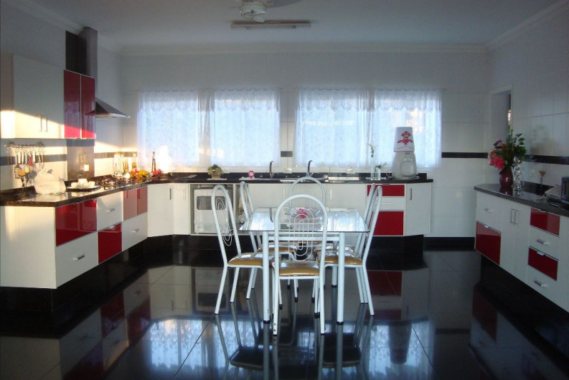 Casa de condomínio à venda Condomínio Monte Belo com 1300m² e 6 quartos por R$ 4.000.000 - 802931247-cozinha-3.jpg
