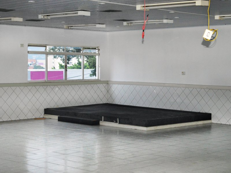 Comercial para alugar Jardim Esperança com 320m² e  quartos por R$ 5.000 - 1724213517-dsc-8029-tratada.JPG
