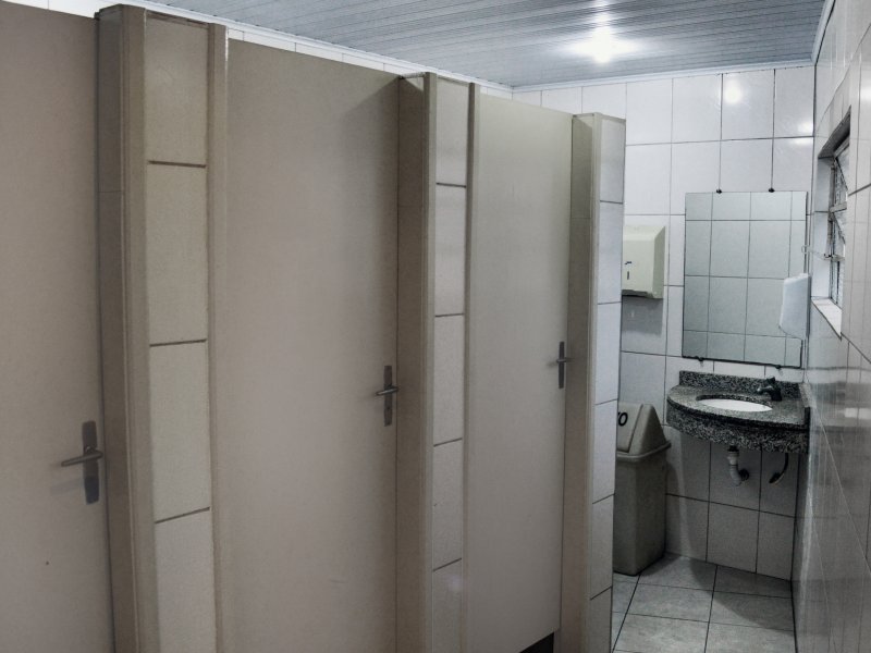 Comercial para alugar Jardim Esperança com 320m² e  quartos por R$ 5.000 - 290055020-dsc-8025-tratada.jpg
