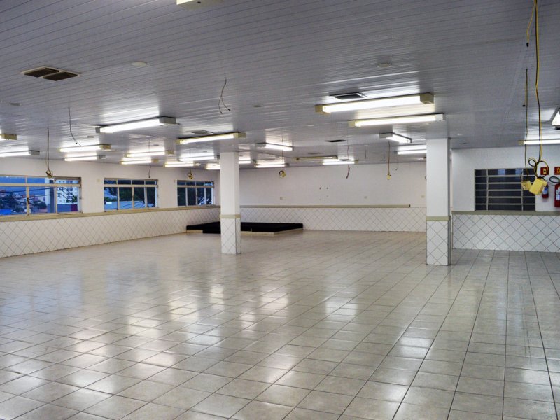 Comercial para alugar Jardim Esperança com 320m² e  quartos por R$ 5.000 - 712965322-dsc-8008-tratada.jpg