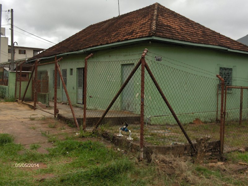 Apartamento à venda Santa Teresa com 120m² e 2 quartos por R$ 90.000 - 1953696397-fotos-casa-santo-angelo-022.JPG