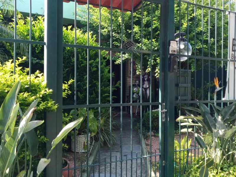 Casa à venda Ipanema com 450m² e 5 quartos por R$ 910.000 - 1020033193-38cae633-8c55-4996-8b77-d4494704ec90.jpeg