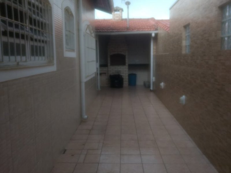 Casa à venda Jamaica - Praia com 142m² e 4 quartos por R$ 350.000 - 1340103724-casa-itanhaem-quintal-lateral-direita5.jpg