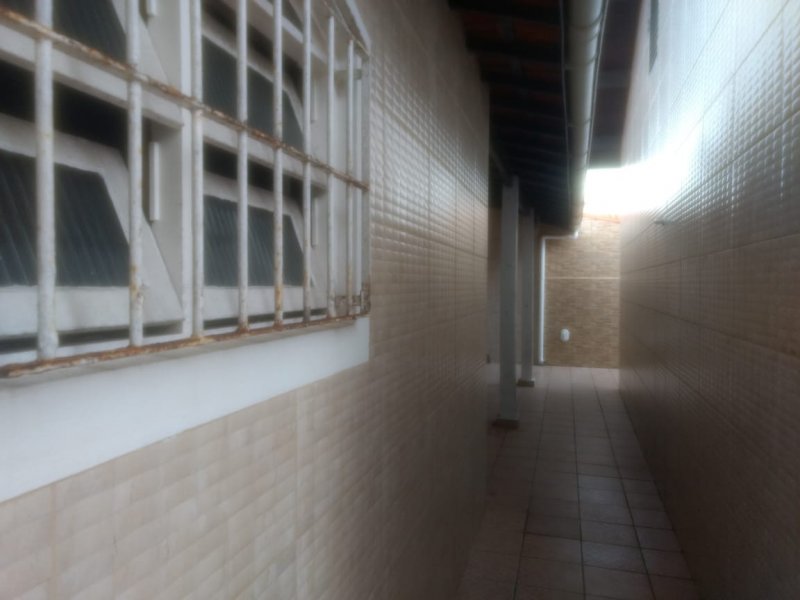 Casa à venda Jamaica - Praia com 142m² e 4 quartos por R$ 350.000 - 2127646862-casa-itanhaem-quintal-dos-fundos-e-da-edicula.jpg