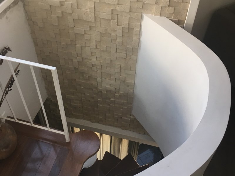 Apartamento à venda Vila Andrade com 210m² e 3 quartos por R$ 1.270.000 - 621889463-detalhe-escada-andar-superior.JPG