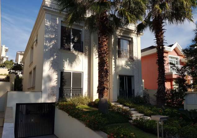 imóvel com 660m²