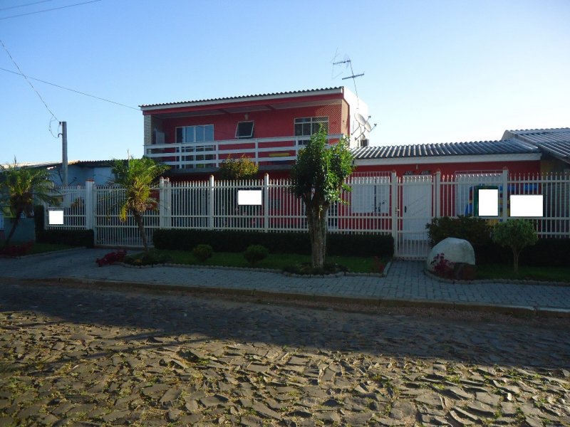 Casa à venda Parque 35 com 155m² e 4 quartos por R$ 299.000 - 1379498112-1.jpeg