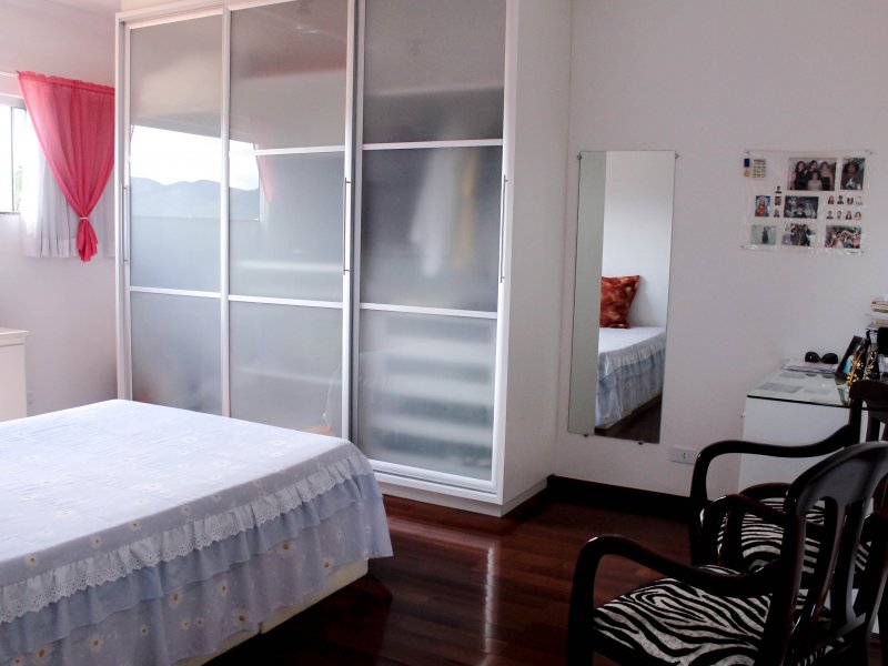 Casa à venda Jardim Novo Mundo com 285m² e 5 quartos por R$ 860.000 - 1127763573-017.jpg