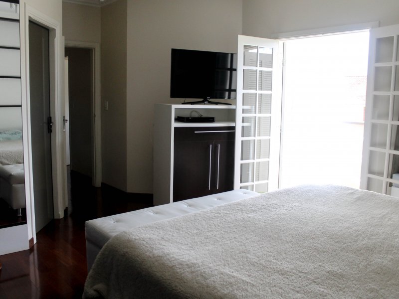 Casa à venda Jardim Novo Mundo com 285m² e 5 quartos por R$ 860.000 - 798173633-051.jpg