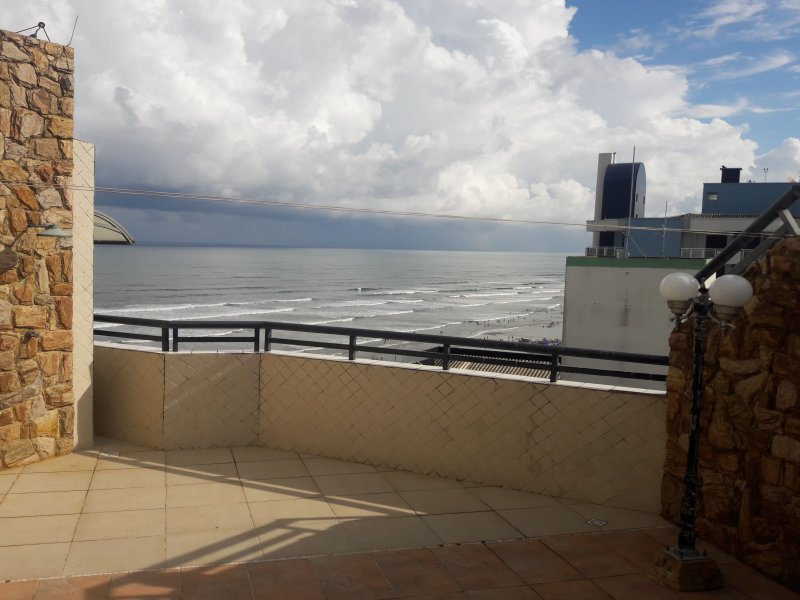 Apartamento à venda Guilhermina com 124m² e 2 quartos por R$ 530.000 - 281340370-b-terraco-com-chuveiro.jpg