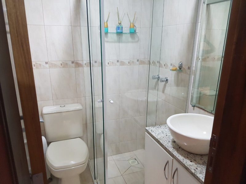 Apartamento à venda Centro Cívico com 210m² e 4 quartos por R$ 985.000 - 1158334833-banheiro-social-terreo.jpg