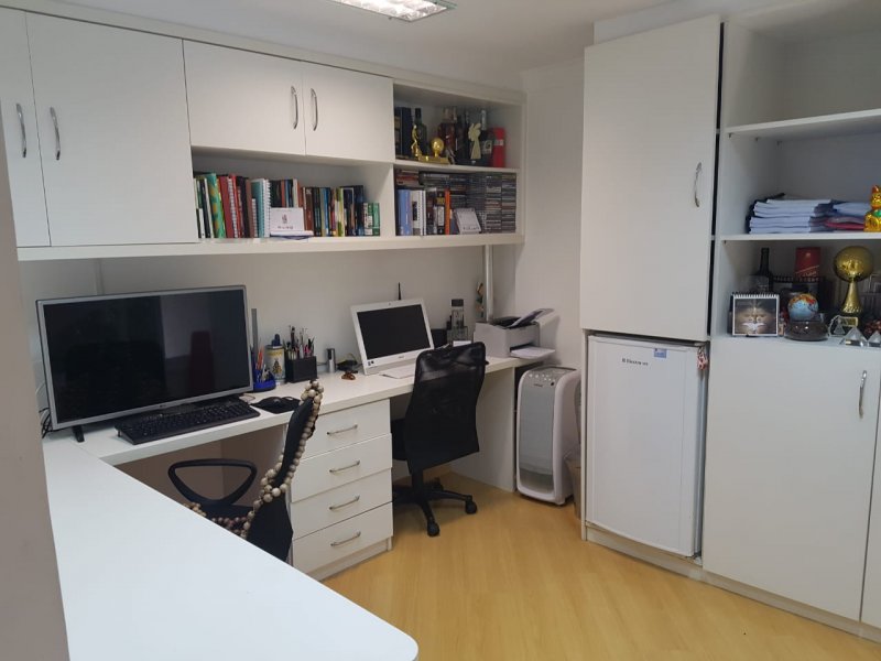 Apartamento à venda Centro Cívico com 210m² e 4 quartos por R$ 985.000 - 1310048633-escritorio1.jpg