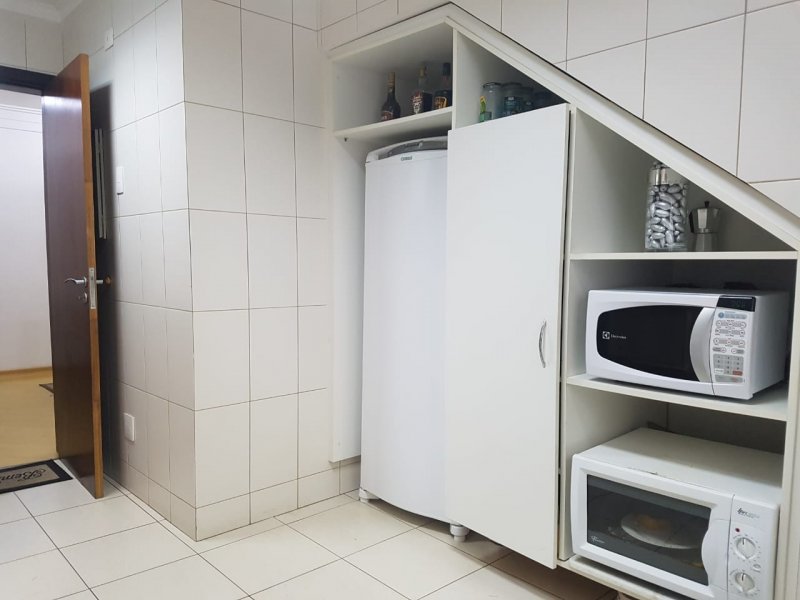 Apartamento à venda Centro Cívico com 210m² e 4 quartos por R$ 985.000 - 1998594416-cozinha1.jpg