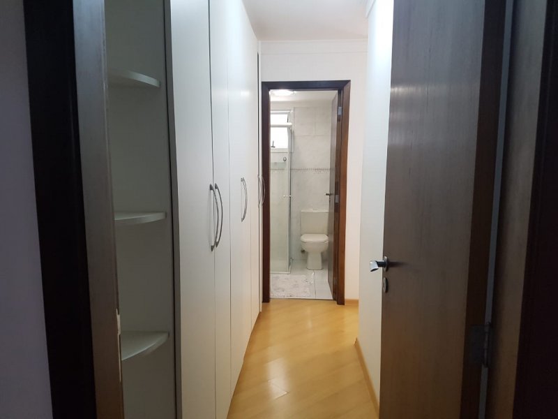 Apartamento à venda Centro Cívico com 210m² e 4 quartos por R$ 985.000 - 605583205-suite-terreo-menino2.jpg