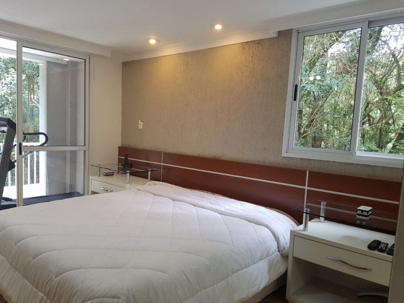 Apartamento à venda Centro Cívico com 210m² e 4 quartos por R$ 985.000 - 837107656-suite-casal-piso-superior.jpg