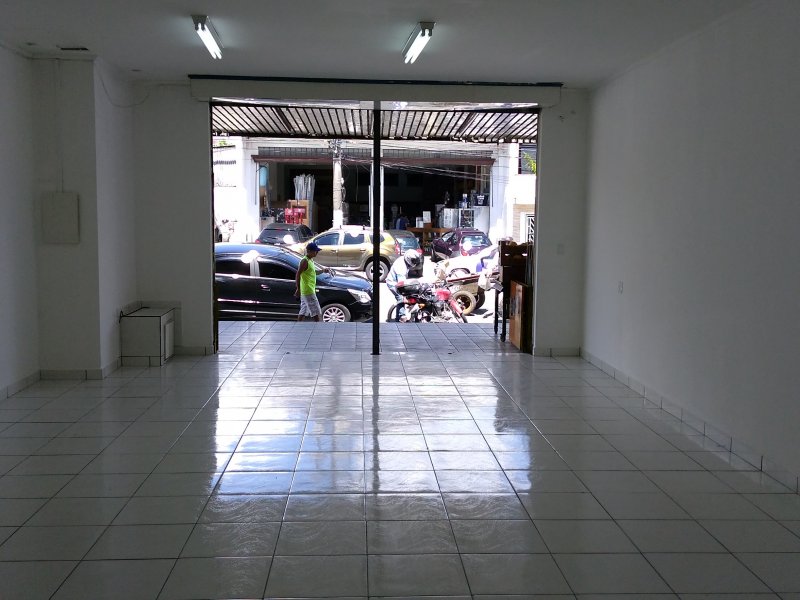 Comercial para alugar Parque Santo Antônio com 98m² e  quartos por R$ 2.500 - 1408838155-img-20180221-135134181.jpg