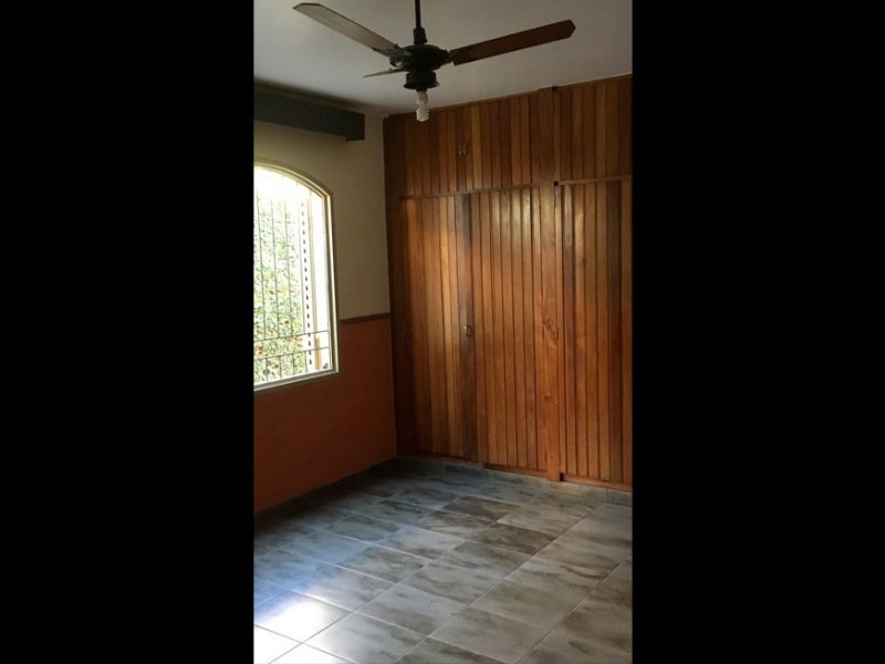 Casa à venda Centro com 310m² e 4 quartos por R$ 800.000 - 1000952851-37.jpg