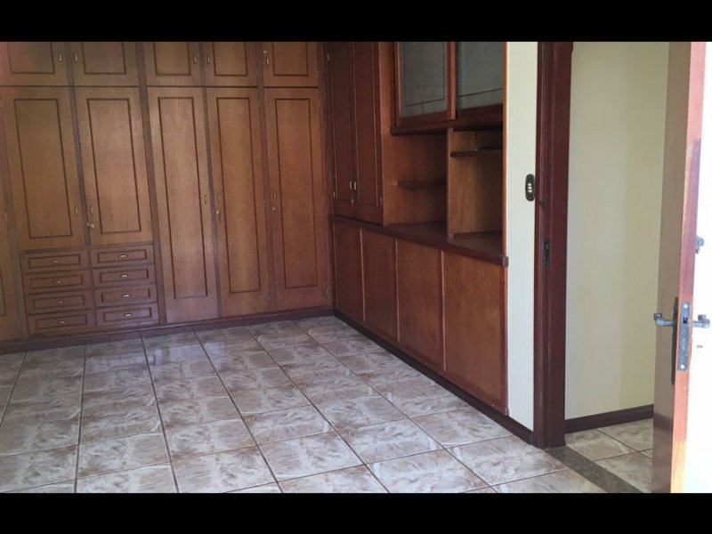 Casa à venda Centro com 310m² e 4 quartos por R$ 800.000 - 278118638-41.jpg