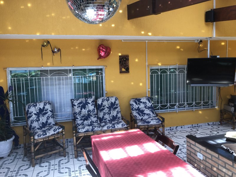 Casa à venda Vila Galvão com 300m² e 3 quartos por R$ 850.000 - 926109068-6273612f-dead-4d43-8754-e731984dc6b1.jpeg
