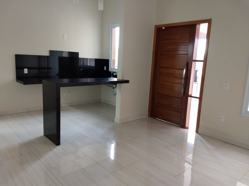 Casa de condomínio à venda Park Real com 120m² e 3 quartos por R$ 450.000 - 1738448187-img-20180724-144059817.jpg