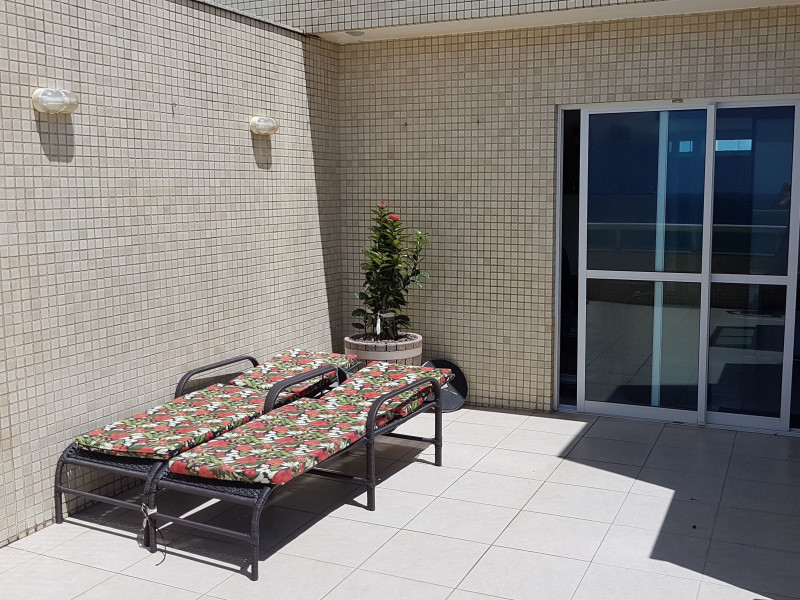 Cobertura à venda Pituba com 202m² e 3 quartos por R$ 890.000 - 2-area-da-piscina.jpg